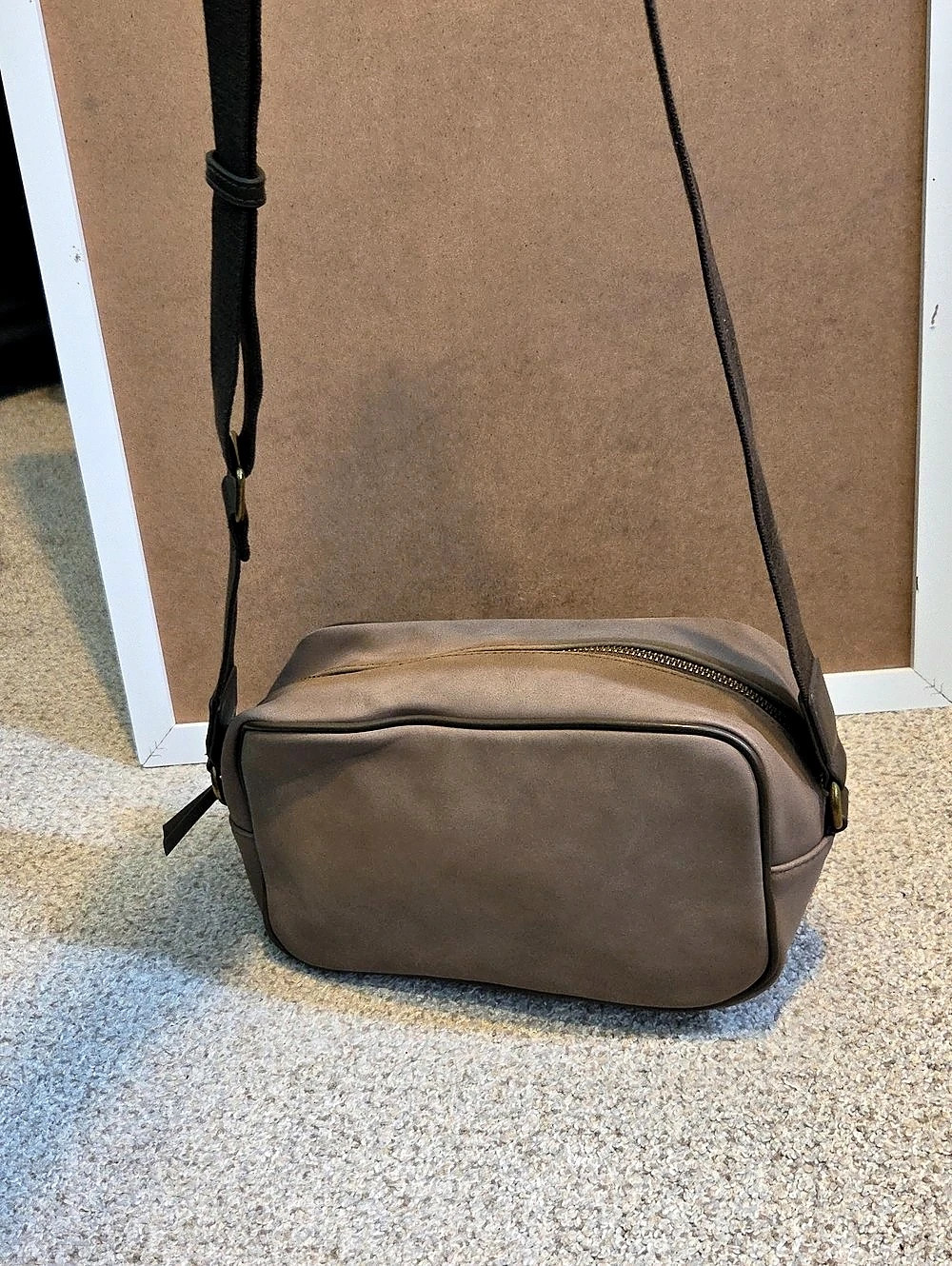 Universal Thread Brown Crossbody Bag Like New
